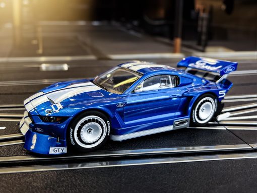 Carrera 31082 Ford Mustang GTY No.5 Coche de Carreras Scalextric Digital 1:32 - Imagen 4