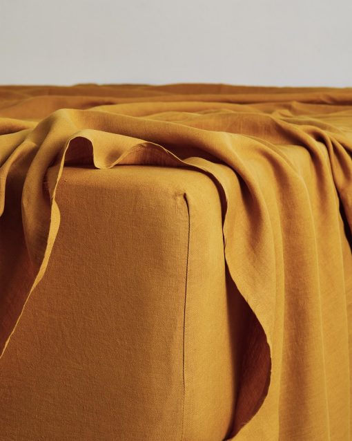 Sabana Ajustable de Lino Bed Threads - 100% Lino Frances - 170 GSM - Lujo y Ecologico - Transpirable, Duradero y Suave - Solo Sabana Ajustable Individual - Lavable a Maquina - Tamaño Reina - Curcuma
