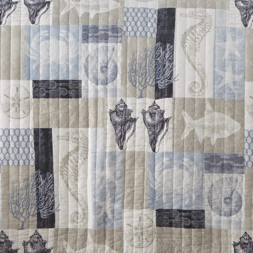 Juego de edredon Levtex Home - Cerralvo Full/Queen - Patchwork Costero - Taupe, Crema, Azul Marino, y Azul - Edredon Tamaño 88x92in. y Dos Fundas Tamaño 20x26in. - Reversible - Tela de Algodon - Imagen 5