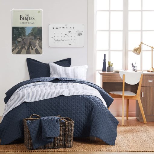 Set de Colcha Levtex Home - Tobago Stripe Azul - Colcha Full/Queen + Dos Fundas de Almohada Estandar - Blanco, Azul - Tamano de la Colcha (88x92 pulg.) y Tamano de la Funda de Almohada (26x20 pulg.) - Reversible - Tejido de Algodon - Imagen 4