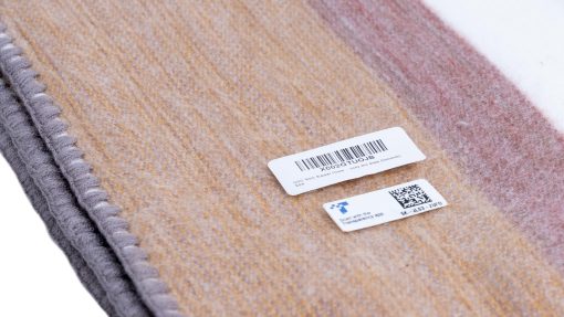 Manta de Lana de Alpaca QISU | Grande, Hermosa, Calida, Variegada | 85 x 65 pulgadas | Ultra Suave, Hipoalergenica y Transpirable | Tela No Picante o Rasposa (Rocas y Arroyos Grises Pastel) - Imagen 6