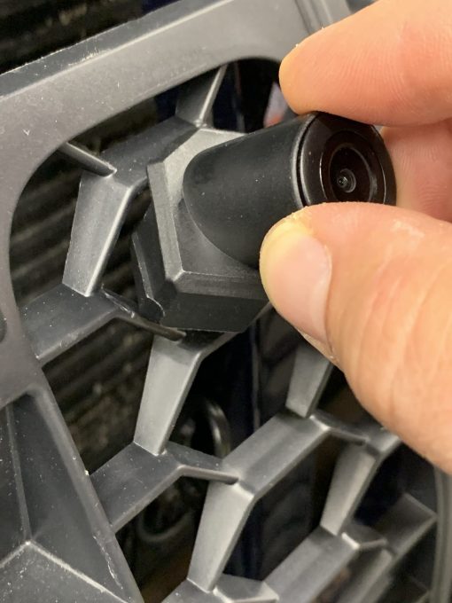 Kit de camara delantera montada en la parrilla de Z Automotive para Jeep Gladiator 2020 - 2021 JT - Perfecto para el camino o estacionamiento - Facil de instalar - Imagen 2
