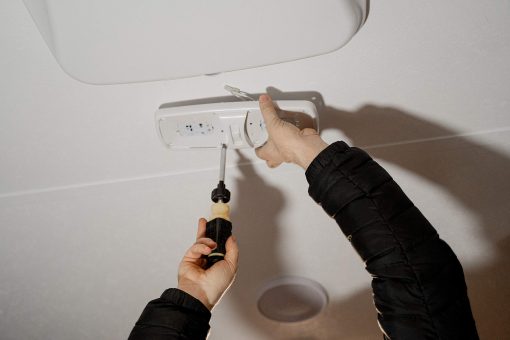 Luces LED para Interiores de RV Lumitronics - Luz Calida Suave y Acogedora - Lampara de Techo para Interiores de Caravanas 12 Voltios con Interruptor de 3 Vias para Iluminacion de RV (Paquete de 4) - Imagen 5