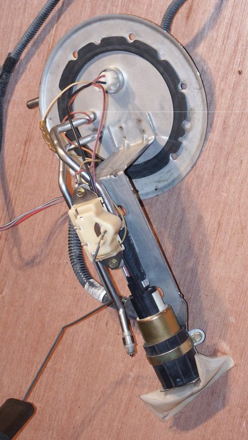 Kit de Instalacion HFP-382-U con Bomba de Combustible y Filtros - Imagen 6
