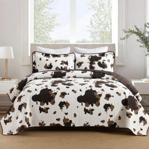 Colcha de Vaca Tamano King QuiltEase - Juego de Colcha de Algodon King con Estampado de Vaca - Set de Ropa de Cama - Patron de Piel de Vaca - Ligera Colcha de Granja Rustica - Marron/Marron Oscuro - 3 Piezas