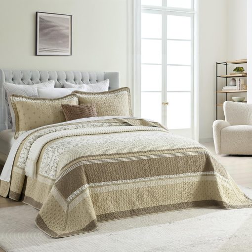 Colcha QuiltEase tamano King extra grande - 120" Lx120 W - Set de cubrecamas de rayas ligero 100% algodon - Colcha reversible estilo casa para cama California King - 3 piezas - Marron/Beige/Blanco - Imagen 2