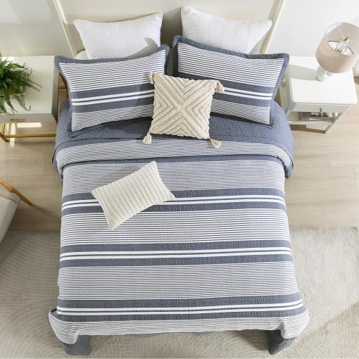 Colcha Moderna King Size DDUOXIN 120" W x120 L - 100% Algodon Textura de Gofre Colcha Extra Grande con 2 Fundas de Almohada, Juego de Ropa de Cama Reversible Ligero de 3 Piezas, Folkstone/Blanco - Imagen 8