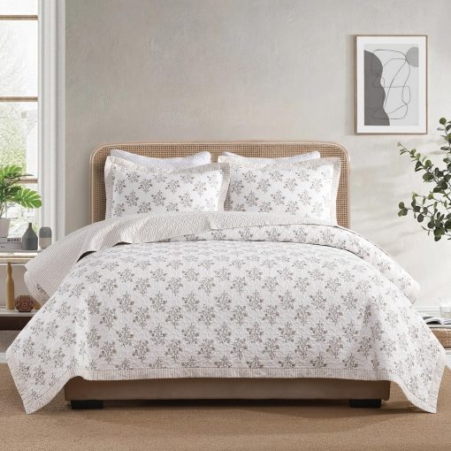 Edredon tamano King CozyStitch, 100% algodon, juego de conforter moderno granjero tamano King, Colcha blanca/almedra, Colcha reversible ligera floral Juego de ropa de cama para todas las estaciones, 3 piezas