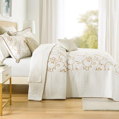 Quilta Colcha de algodon 100% tamano Queen extragrande - 102"x120" Beige Patron de bordado floral Juego de edredon, Colcha elegante y texturizada, Juego de ropa de cama suave y ligero de 3 piezas, Beige/Tan - Imagen 2