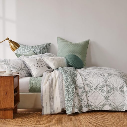 Set de Edredon Levtex Home - Kemala Sage - Edredon Full/Queen y Dos Fundas Estandar - Medallon - Verde Salvia, Crema - Edredon (88x92 pulg.) y Fundas (20x26 pulg.) - Reversible - Algodon - Imagen 4