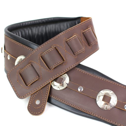 Correa de guitarra de cuero premium doble acolchada hecha a mano Walker And Williams C-44-BRN Marron con conchos para guitarras acusticas, electricas y de bajo - Imagen 2
