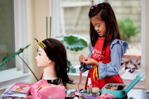 MUnECA DE PELO REAL MY BEAUTYSHOP PAL y Kits de Accesorios (Kit Premium de Sofia) - Imagen 3
