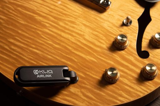 Sistema de Audio Inalambrico Recargable KLIQ Airlink 5.8 GHz diseñado para Guitarra Electrica, Bajo y otros Instrumentos Electricos - Set de Transmisor/Receptor Digital (Inalambrico 5.8G) - Imagen 9