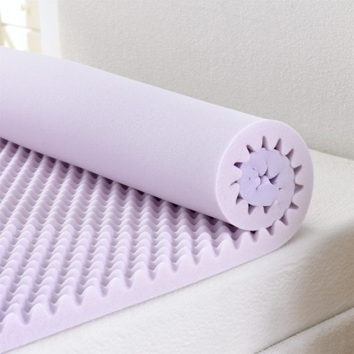 Topper de colchon de doble cara con infusion de lavanda NAP&SLEEP - Disponible en tamanos Twin, Full, Queen, King, Grosor de 2" o 3", Hecho en EE. UU., Espuma Convolucionada y Plana, Comprimida y Empacada Enrollada (King, 2" Pulgadas) - Imagen 7