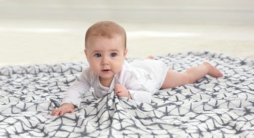 Manta de Swaddle Suave de Bamboo 100% Viscosa de aden + anais, Mantas de Muselina para Ninas y Ninos, Envolturas de Bebe para Recien Nacidos e Infantes, Juego de Envoltura de 3 Piezas, Pebble Shibori - Imagen 7