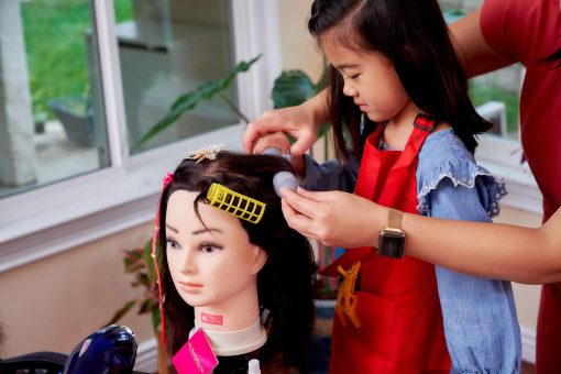 MUnECA DE PELO REAL MY BEAUTYSHOP PAL y Kits de Accesorios (Kit Premium de Sofia) - Imagen 4