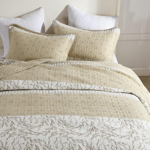 Colcha QuiltEase tamano King extra grande - 120" Lx120 W - Set de cubrecamas de rayas ligero 100% algodon - Colcha reversible estilo casa para cama California King - 3 piezas - Marron/Beige/Blanco - Imagen 3