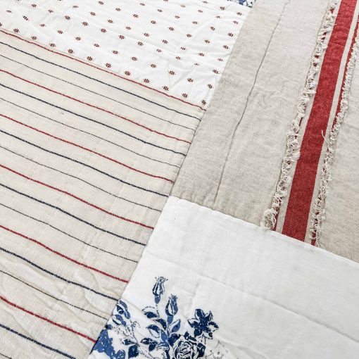 Edredon Piper Classics Betsy, 95" L x 105" W, Patchwork de Rojo, Blanco, Azul, Crema, Americana, Patriotico, King - Imagen 5