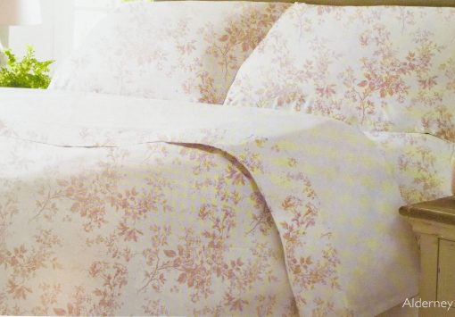 Juego de Sabanas de 4 Piezas Cabbages & Roses of London Home Percale Collection Floral 100% Algodon Percale Fresco y Ligero, Transpirable y de Secado Rapido (Rosa Alderney, Tamano Queen (Estandar U.S.))