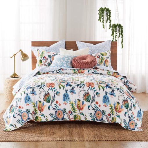 Juego de Colcha Levtex Home - Eleni - Colcha King y Dos Fundas King - Floral - Azul, Azul Marino, Coral, Verde, Blanco - Colcha (106x92in.) y Fundas (20x36in.) - Reversible - Algodon
