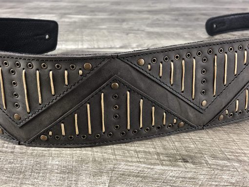 Correa de guitarra de cuero Anthology Gear Burnside 3" - Acolchada de cuero de grano completo con remaches y cuerda para guitarras electricas y bajos - Imagen 4