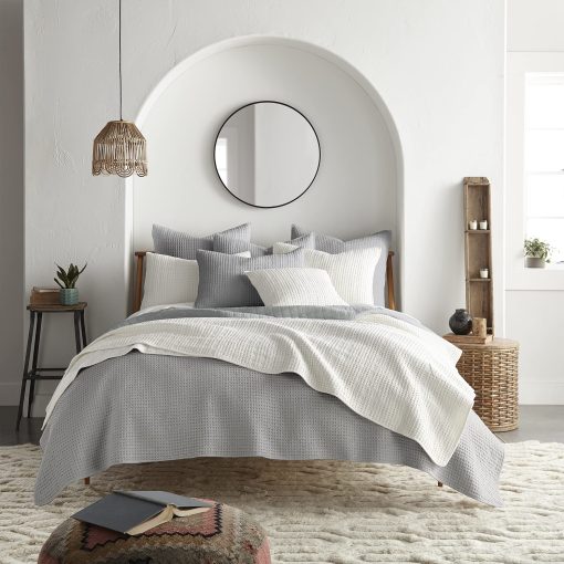 Levtex Home - Mills Waffle - Juego de colcha Full/Queen - Gris Algodon con textura en waffle - Tamano de colcha (88 x 92 pulg.), Tamano de funda de almohada (26 x 20 pulg.) - Imagen 4