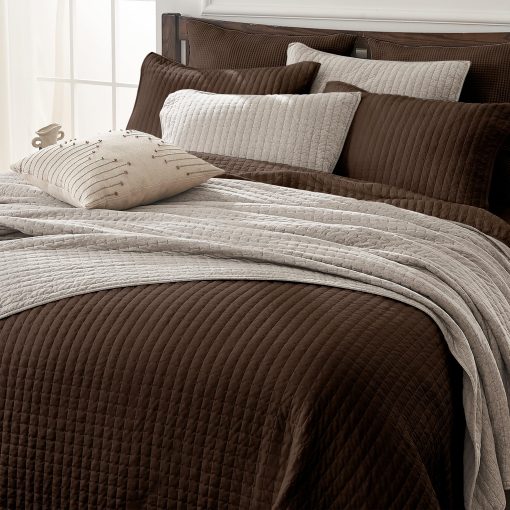 Juego de Funda Reversible de Algodon 100% Jersey Acolchada con Costuras en Canales para Cama Queen, Prewashed Coverlet, 2 Fundas de Almohada Transpirable, Ligero, Antiarrugas, Antidesvanecimiento y Resistente a las Manchas (Marron) - Imagen 6