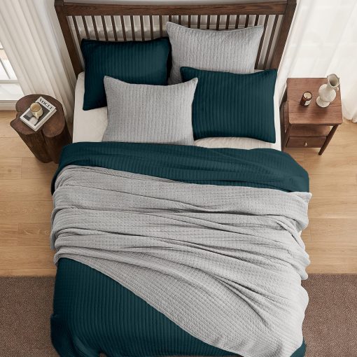 Juego de Cobertor de Jersey de Tela de Algodon 100% con Costura en Canales Reversible para Cama Queen, Incluye 2 Fundas de Almohada Acolchadas, Resistente a las Arrugas, Desvanecimiento y Manchas (Azul Lago) - Imagen 6