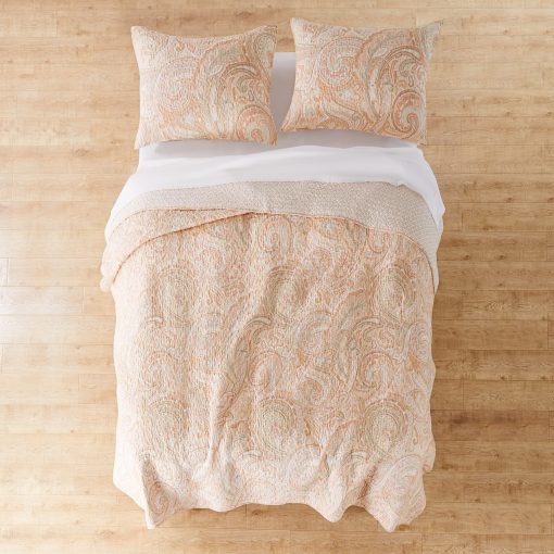 Levtex Home - Juego de Colcha Spruce Coral - Colcha Full/Queen (88x92 pulg.) + Dos Fundas de Almohada Estandar (26x20 pulg.) - Estampado de Paisley en Coral y Beige - Reversible - Algodon - Imagen 4