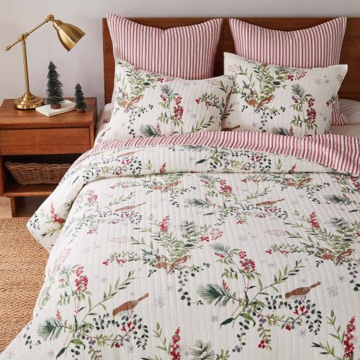 Set de Edredon de Navidad Levtex Home - Winterberry Forest - Tamaño Full/Queen 88x92 y Dos Fundas Estandar 20x26 - Verde, Rojo, Gris y Crema - Reversible - Algodon/Poliester - Imagen 4