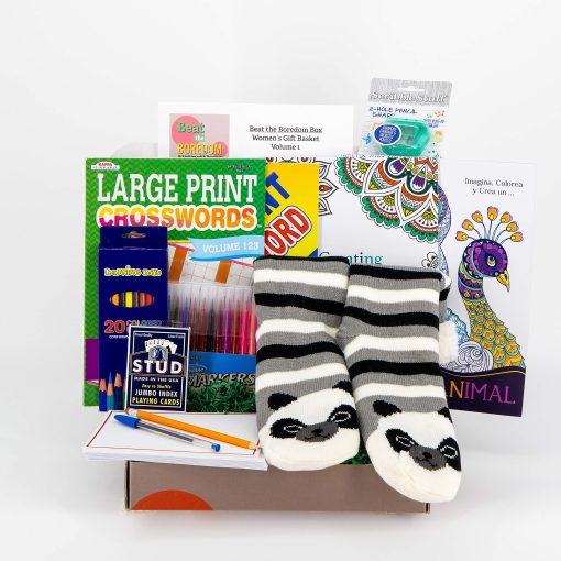 Canasta de regalo divertida para el Dia de la Madre y cumpleanos para mujeres. Paquete de cuidado sin alimentos. Gracias. Pensando en ti. Calcetines peludos. Crucigramas. Libros para colorear para adultos. Actividades con proposito. Pasalo adelante.