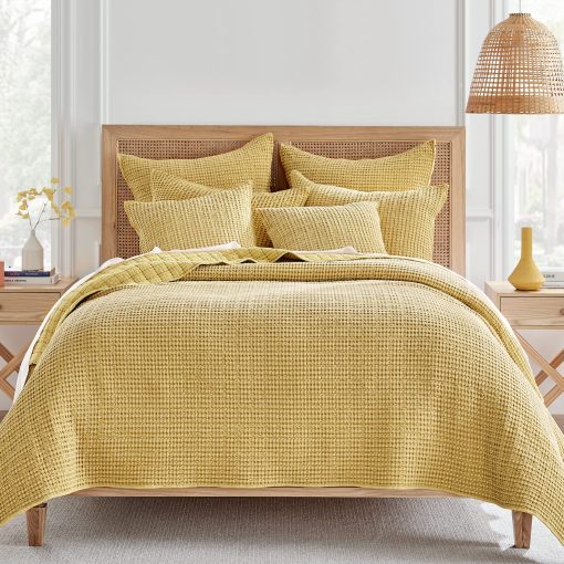 Levtex Home - Mills Waffle - Juego de edredon King/California King - Almohada de Algodon Ocre - Tamano del edredon (106 x 92 pulgadas), Tamano de la almohada (36 x 20 pulgadas)