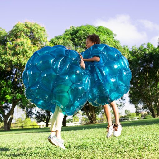 HearthSong Set de Dos Bolas Inflables Azules de 36", Buddy Bumper, Soporta hasta 200 lbs - Imagen 9
