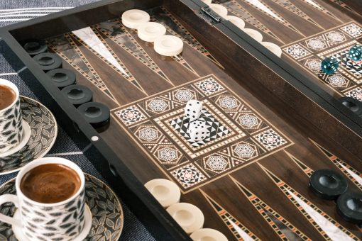 Juego de Tablero de Backgammon Turco - 19'' para Adultos con Diseno de Madera Pulida y Elegante Mosaico para Diversion Clasica - Juegos de Viaje para Entretenimiento Familiar y de Parejas - Imagen 3