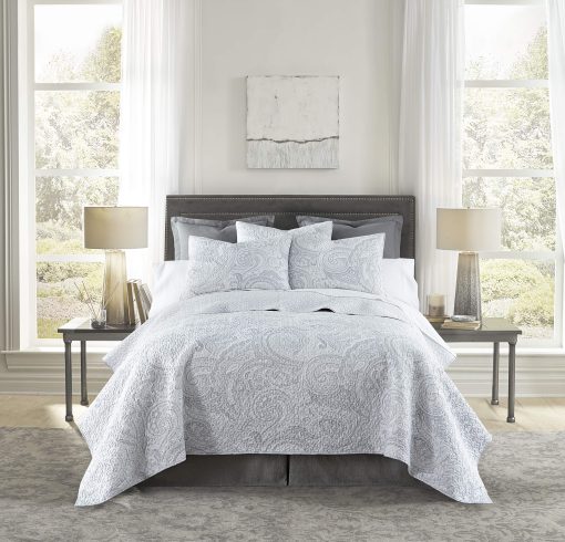 Juego de edredon Levtex Home - Gris de abeto - Edredon King/Cal King (106 x 92 pulg.) + Dos fundas de almohada King (36 x 20 in.) - Patron paisley en tonos de gris suave - Reversible - Algodon