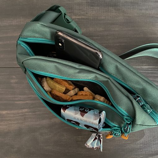 Bolsa de cintura de utilidad Wilderdog para guardar golosinas, pelotas, llaves en 3 bolsillos con correa ajustable y dispensador de bolsas de caca (Evergreen) - Imagen 5