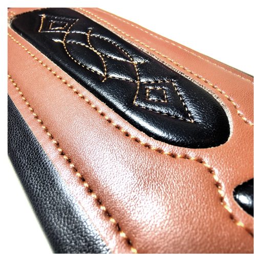 Correa de guitarra GeekPromise de grabado en relieve con aberturas, mas ancha y transpirable de cuero, adecuada para bajo electrico y guitarra tradicional (marron) - Imagen 3