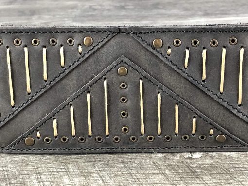 Correa de guitarra de cuero Anthology Gear Burnside 3" - Acolchada de cuero de grano completo con remaches y cuerda para guitarras electricas y bajos - Imagen 7