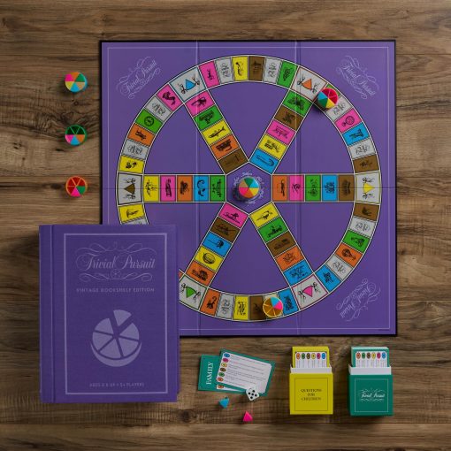 Coleccion de Juegos de Mesa Vintage Battleship, Checkers and Backgammon, Trivial Pursuit y Jenga de WS Game Company en Libreria - Imagen 7