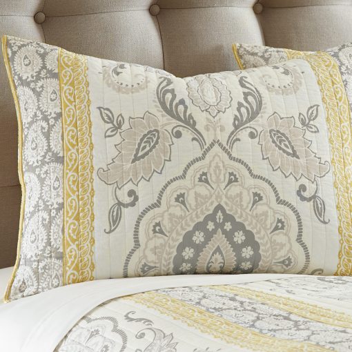 Juego de Colcha Levtex Home - St. Claire - Colcha King + Dos Fundas de Almohada King - Suzanis y Paisleys - Gris y Amarillo - Tamaño de la Colcha (106x92in.) y Tamaño de la Funda de Almohada (36x20in.) - Reversible - Imagen 3
