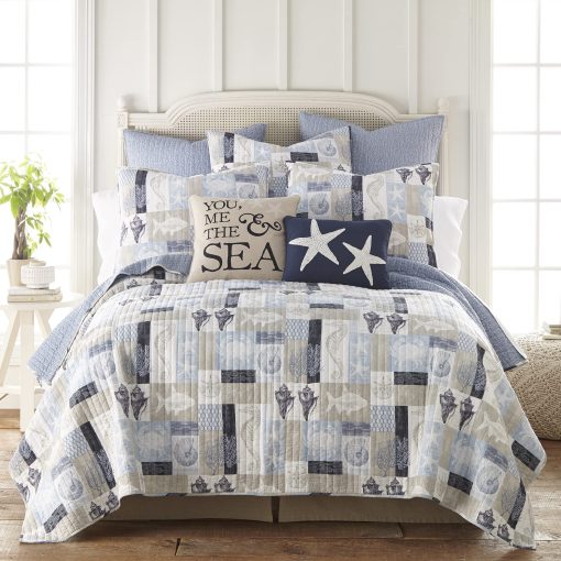 Juego de edredon Levtex Home - Cerralvo Full/Queen - Patchwork Costero - Taupe, Crema, Azul Marino, y Azul - Edredon Tamaño 88x92in. y Dos Fundas Tamaño 20x26in. - Reversible - Tela de Algodon