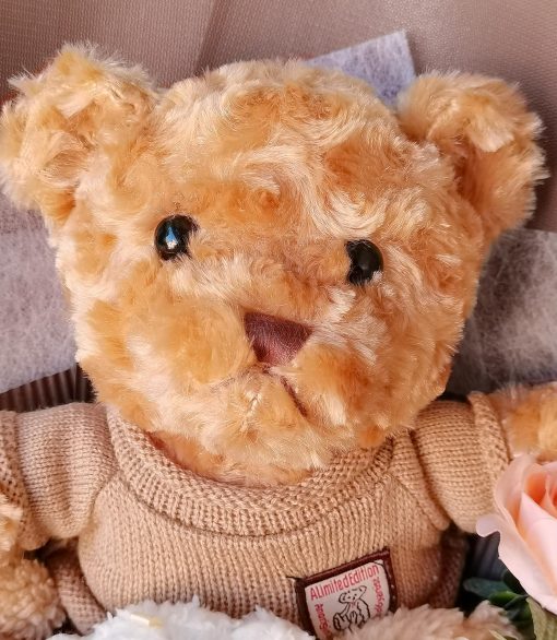 Ramo de Osito Lindo - Ramo de Osito de Peluche Hecho a Mano con Linda Flor de Jabon para Cualquier Ocasion, Cumpleanos, Despedida de Soltera, Graduacion, etc. (Osito Marron) - Imagen 4