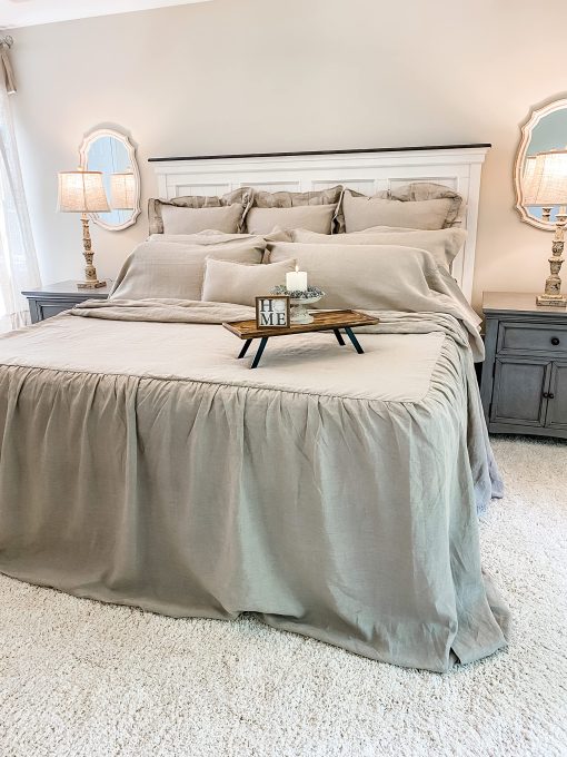 Colcha de Cama Piper Classics Provincial Linen Natural Beige con Volantes para Cama Queen, 56" W x 78" L, con Volante en 3 Lados de 45" de Caida, Ropa de Cama 100% Lino