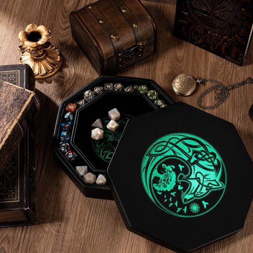 Bandeja de Dados DND - Bandeja de Dados Premium de 8 Pulgadas Dungeons and Dragons - Diseno Exquisito Detallado del arbol del Mundo Verde y Lobo Cuervo - Bandeja Perfecta para Tirar Dados de RPG con Almacenamiento de Dados de D&D - Imagen 6