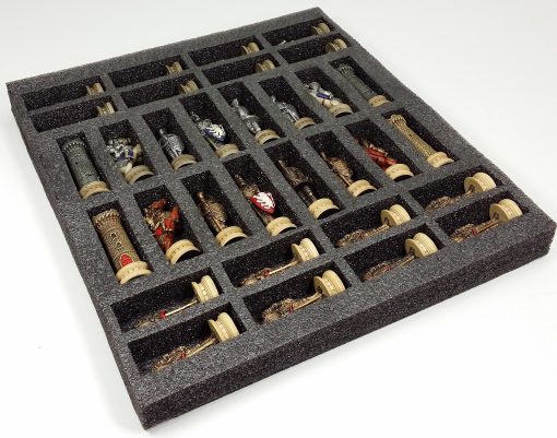 Juego de Ajedrez de Caballeros Armados de las Cruzadas de la Edad Media en Oro y Plata con Tablero de Cerezo Brillante y Color Madera Burlwood de 18" - Imagen 5