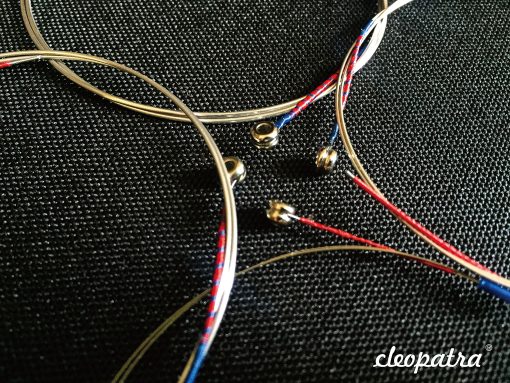 Cleopatra Cuerdas de Violin Hechas a Mano: Paquete de 2 + 2 Extra E. Nucleo Sintetico, Calibre Mediano, Extremo Bola, 1/16 - Imagen 5