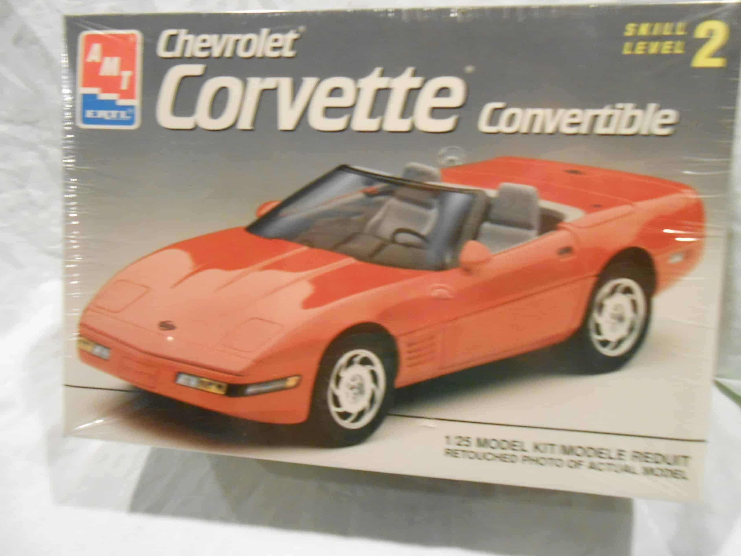 AMT ERTL Chevrolet Corvette Convertible 1:25 Scale