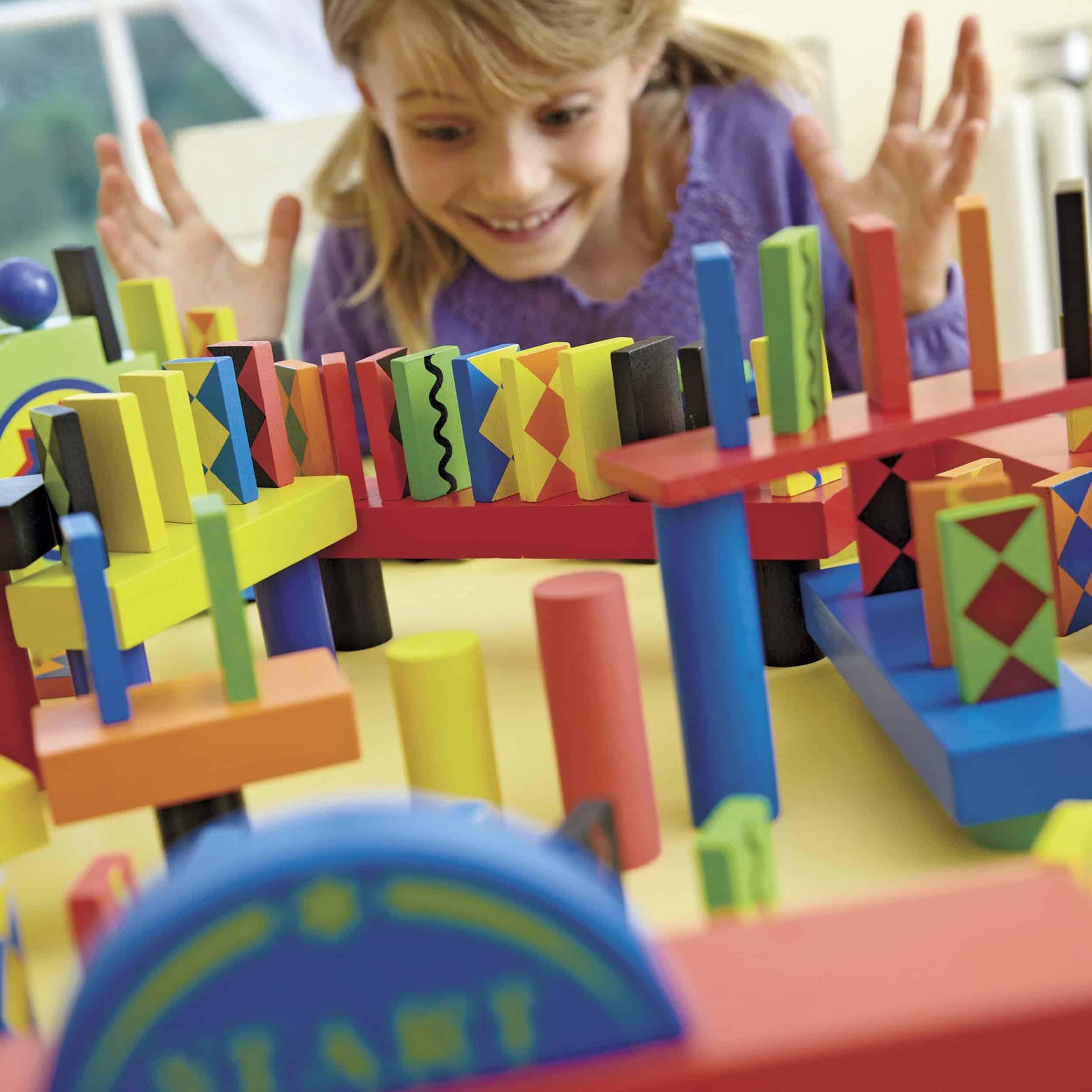 Juego de Carrera de Dominó de Madera Clásico HearthSong de - Imagen 3