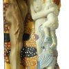 Estatua de Klimt - Tres Edades de la Mujer