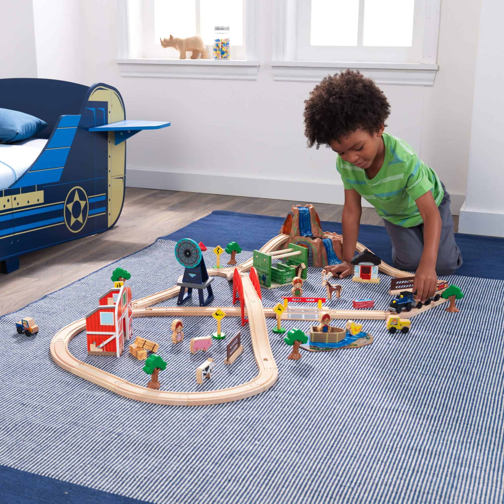 KidKraft Juego de Tren Rural de Madera con 75 Piezas, Set - Imagen 3